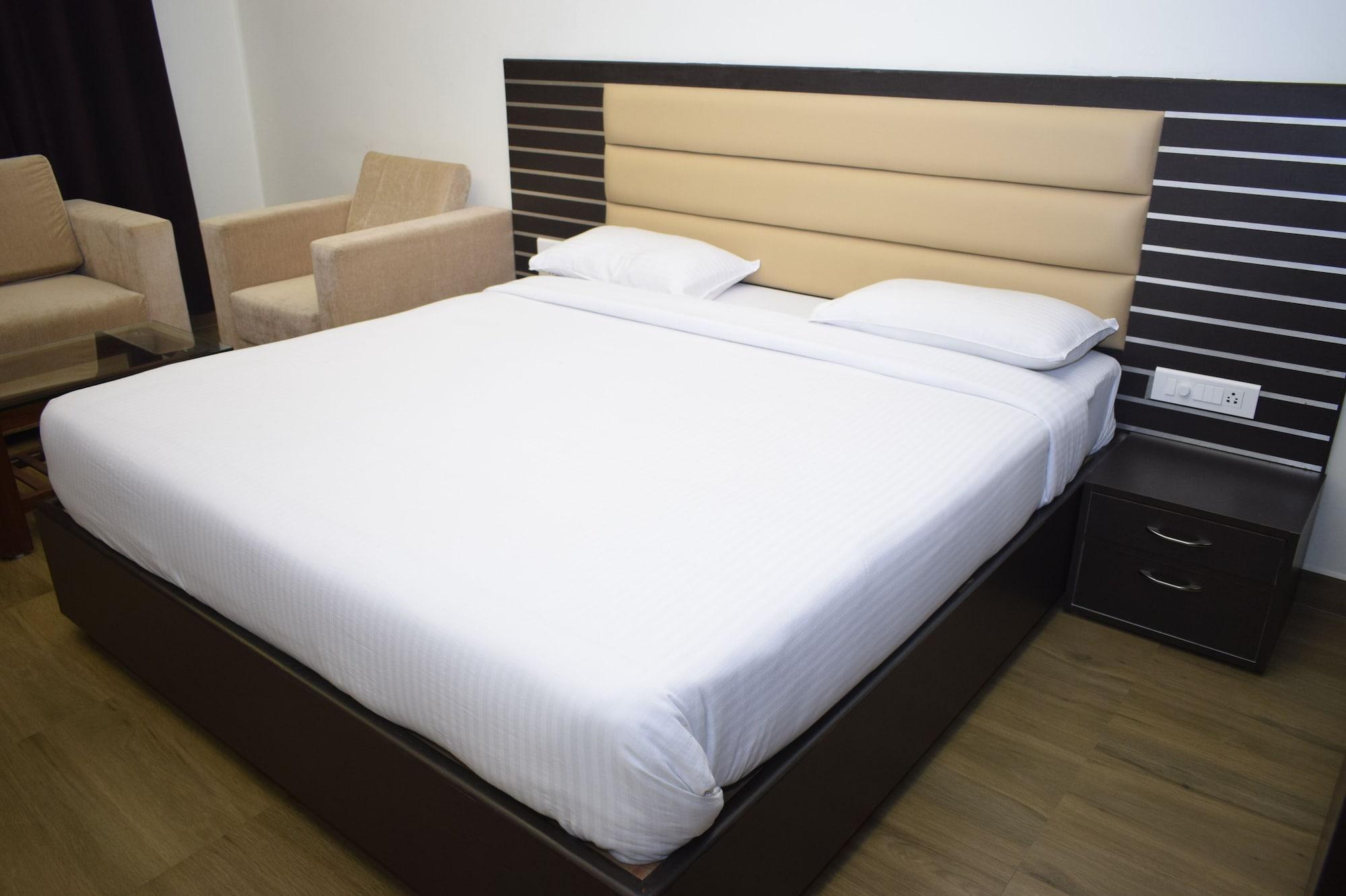 Hotel Sumith Palace Pondicherry Eksteriør bilde