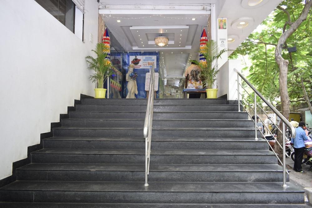 Hotel Sumith Palace Pondicherry Eksteriør bilde