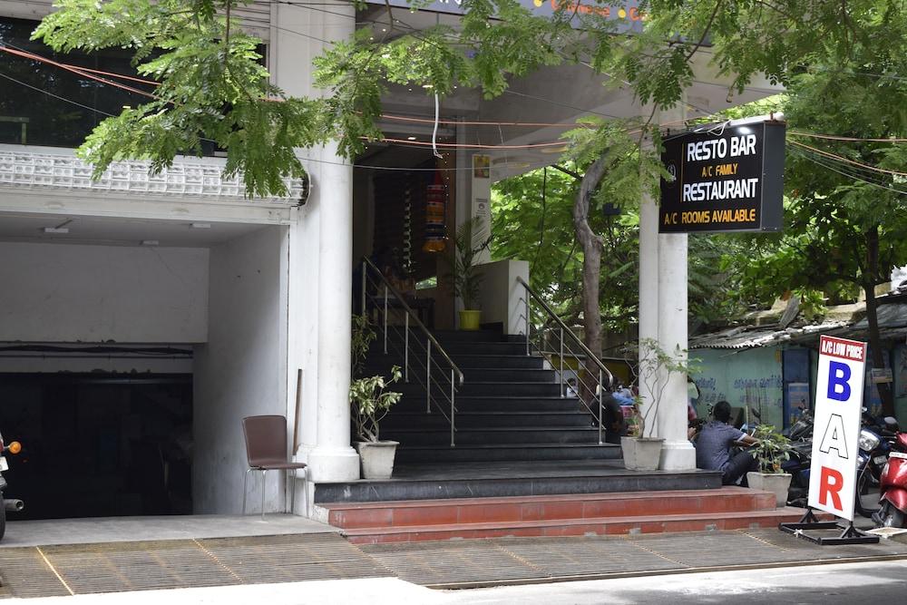 Hotel Sumith Palace Pondicherry Eksteriør bilde